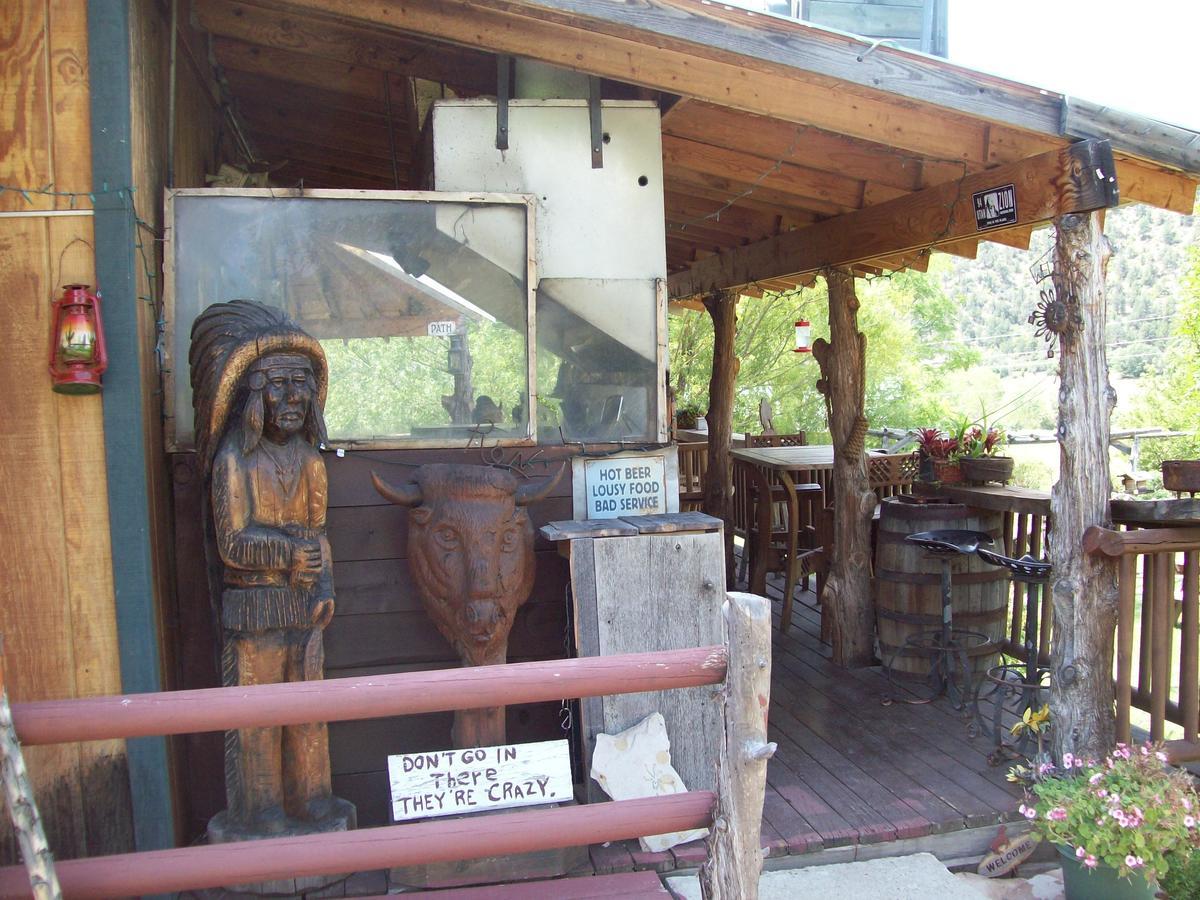 The Wandering Star Inn Glendale Exterior photo