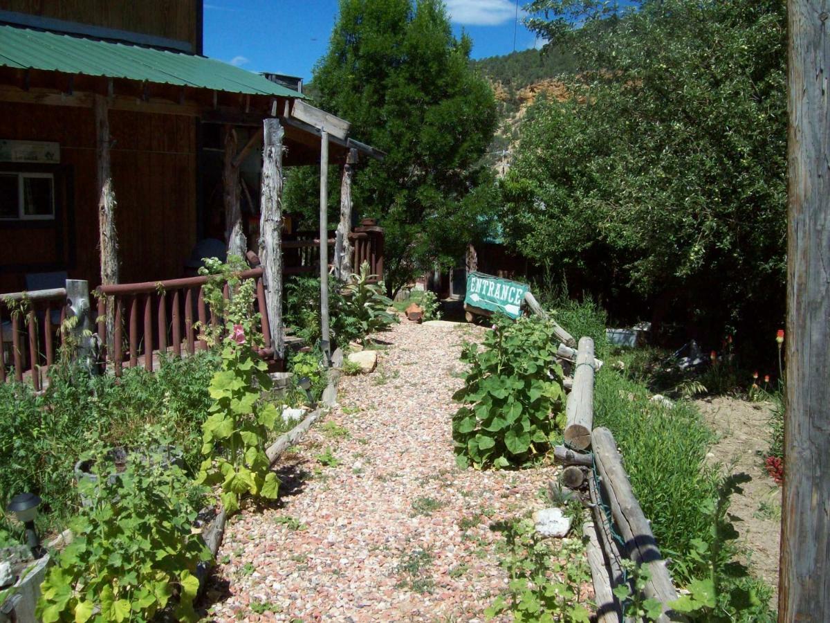 The Wandering Star Inn Glendale Exterior photo
